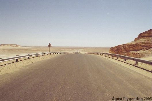 The road into the White Desert