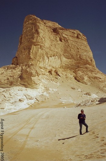 Unbelievable rocks in the White Desert