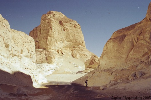 Unbelievable rocks in the White Desert