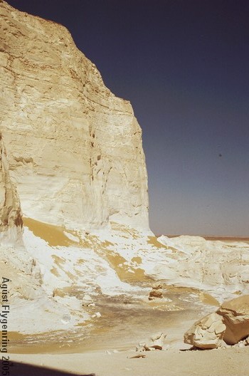 Unbelievable rocks in the White Desert